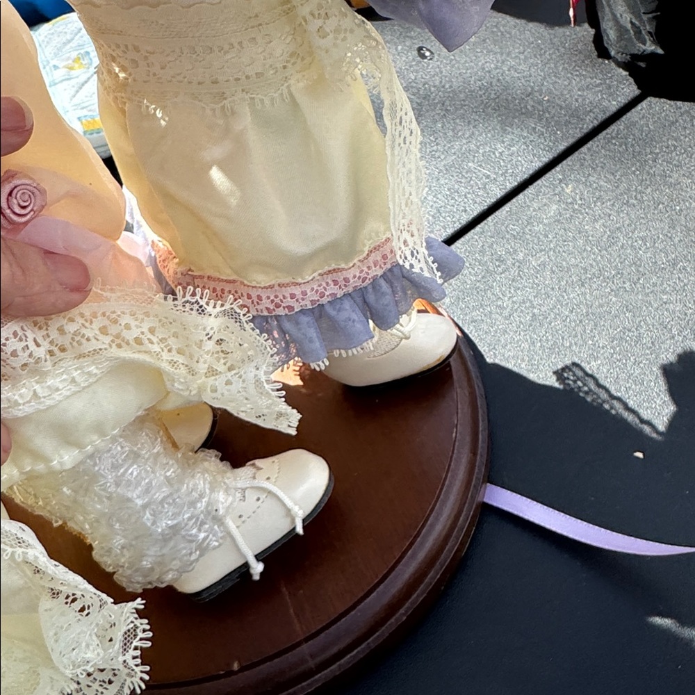 Victorian Style Porcelain Doll Set with Pink and Cream Dresses - Picture 7 of 8